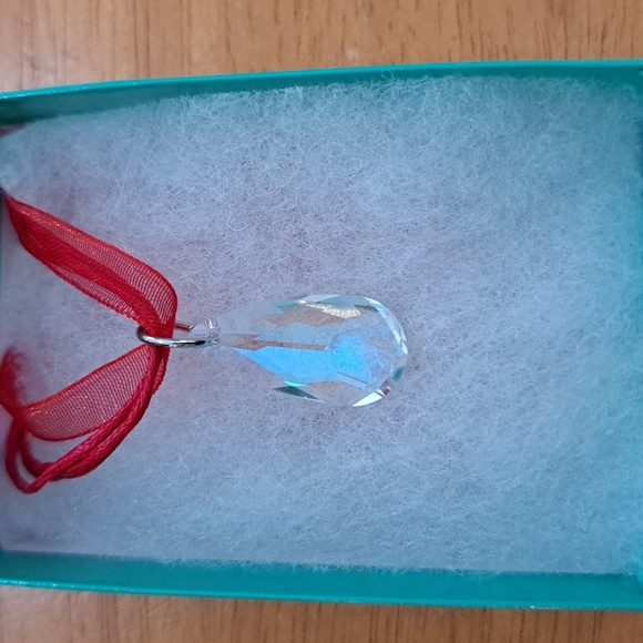 Moonlight Sunset Crystal Marquise Necklace - Picture 3 of 6